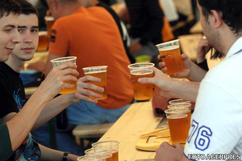 40-44 de pahare, Foto: Agerpres