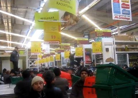 Haos la cumparaturi, Foto: Captura YouTube