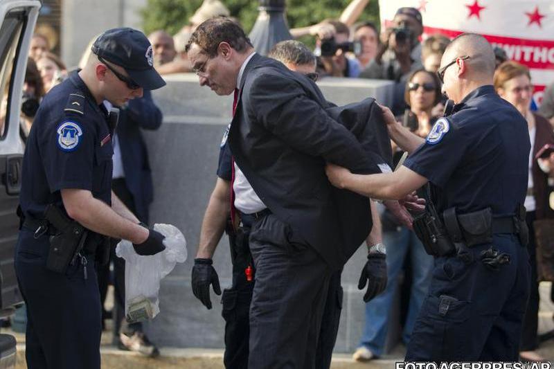 Primarul Washingtonului, Vincent Gray, retinut de politie, Foto: Agerpres/AP