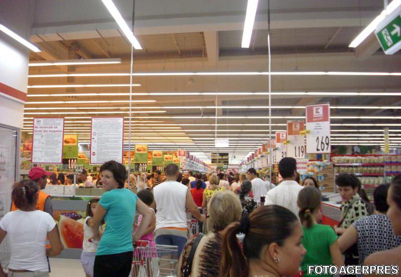 Cumparaturi in hipermarket, Foto: Agerpres