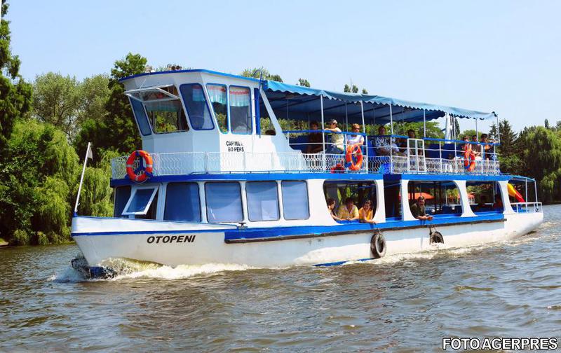 cu vaporasul pe Lacul Herastrau, Foto: Agerpres