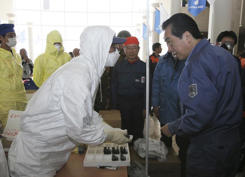Naoto Kan, de vorba cu angajatii TEPCO, Foto: Reuters