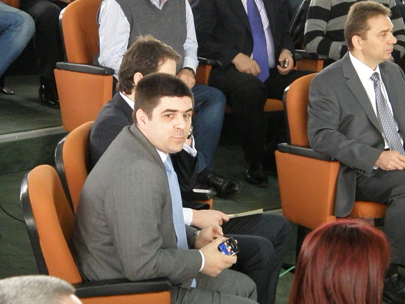 Vlad Enachescu (centru), la licitatia pentru drepturile tv, Foto: Hotnews