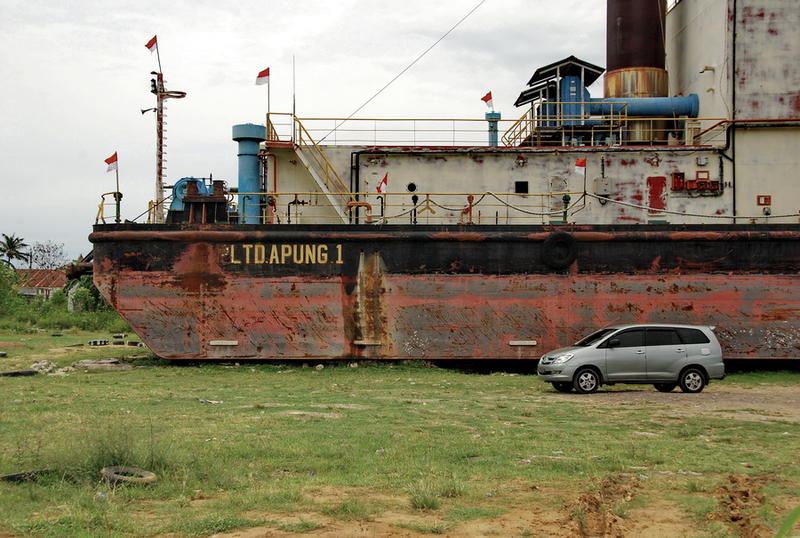 Una din navele distruse de tsunami, Foto: tedoo.ro