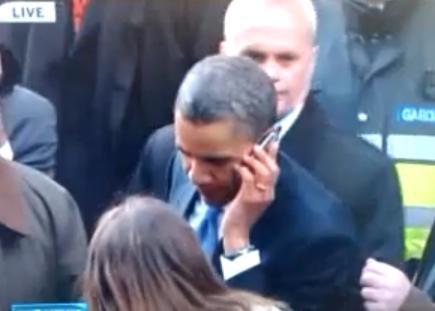 Liderul american, vorbind la telefon, Foto: Captura YouTube