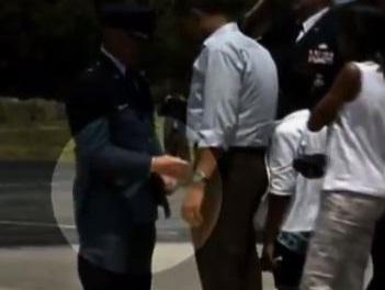 Schimb de mesaje?, Foto: Captura YouTube