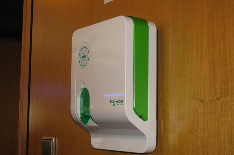 Borna de incarcare Schneider Electric, Foto: Hotnews