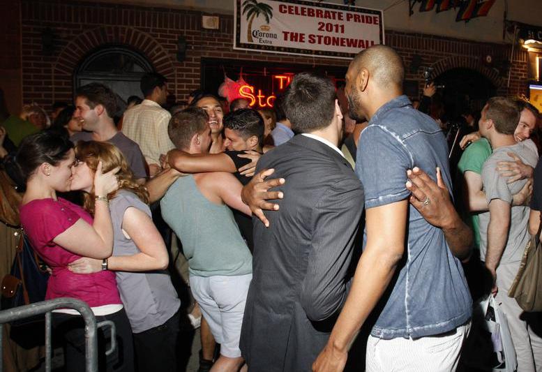 Sarbatoare dupa ce statul New York a aprobat casatoriile intre homosexuali, Foto: Reuters