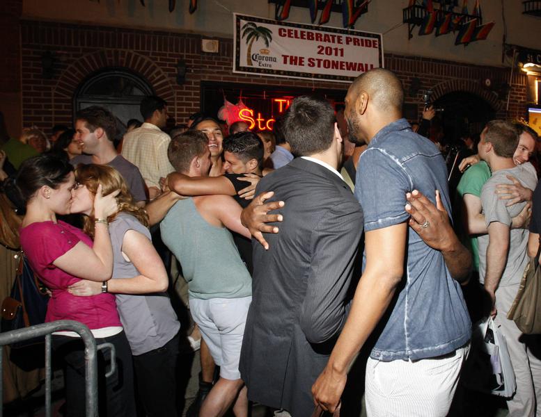 Sarbatoare dupa ce statul New York a aprobat casatoriile intre homosexuali, Foto: Reuters