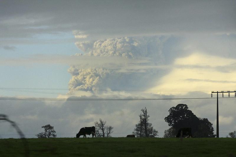 Nor de cenusa deasupra de la vucanul Puyehue, Foto: Reuters