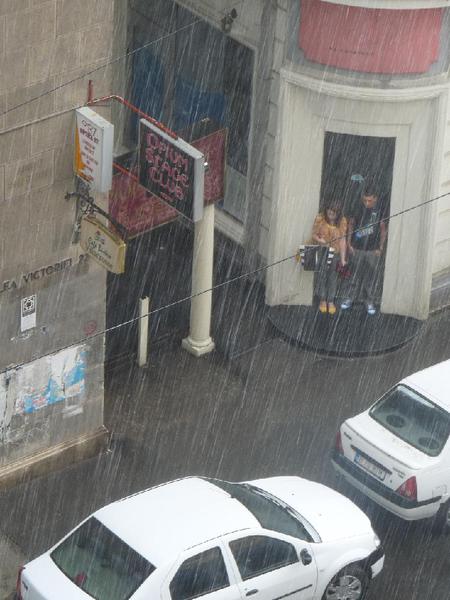 Ploaie in centrul Bucurestiului, Foto: Hotnews