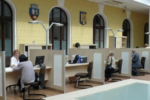 Serviciul cu publicul in primarii, Foto: Agerpres