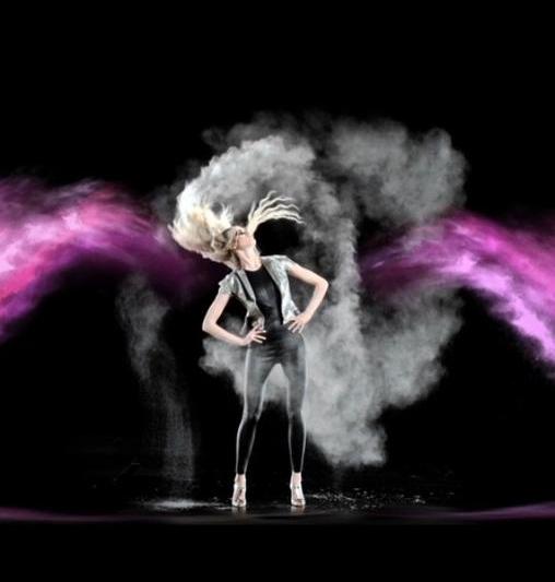 Prezentare de moda holografica, Foto: Stefan Eckert