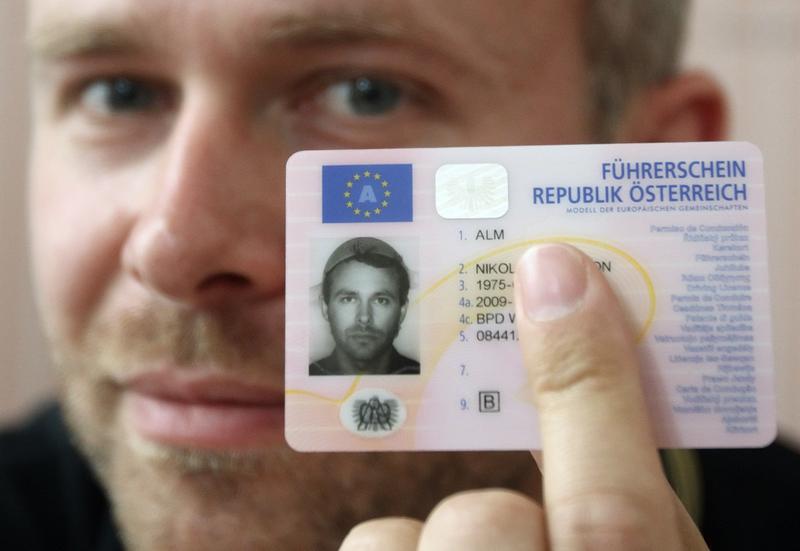 Niko Alm, cu sita pe cap, Foto: Reuters