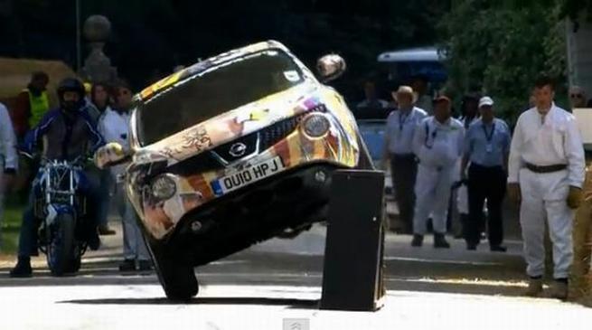 Terry Grant la volanul Nissan Juke, Foto: Captura YouTube