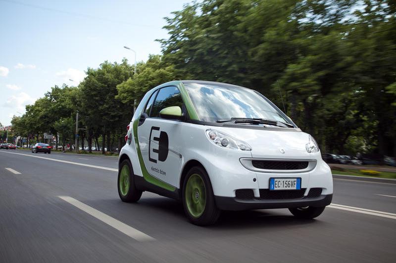 smart fortwo electric pe strazile din Bucuresti, Foto: 0-100.ro