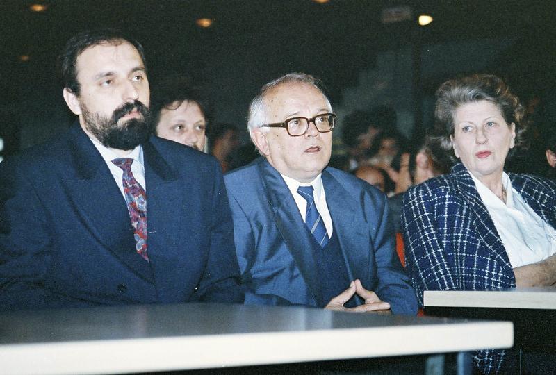 Goran Hadzic in 1993 (stanga), Foto: Reuters