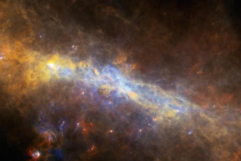 Simbolul infinitului, descoperit cu telescopul Herschel, Foto: NASA
