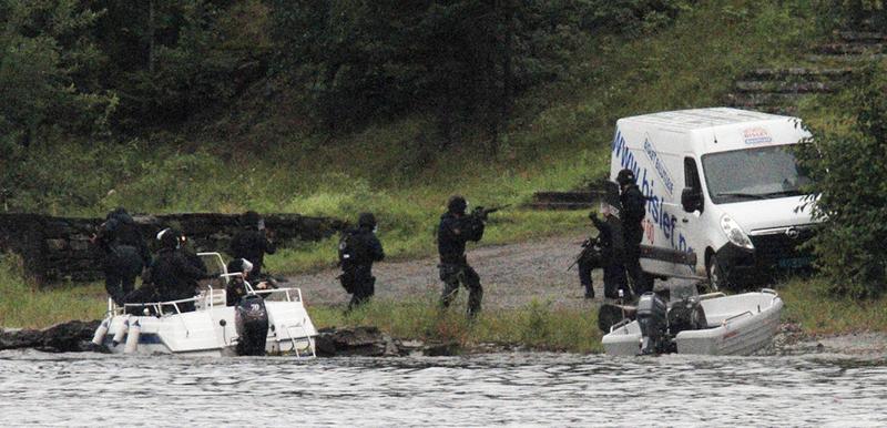 Fortele speciale norvegiene ajung pe insula Utoya, Foto: Reuters