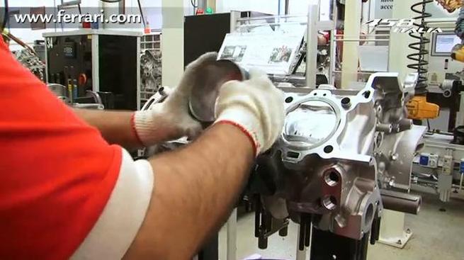 Motor Ferrari 458 Italia, Foto: Captura YouTube