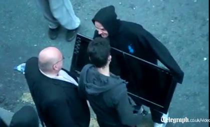 David Noonan (in costum), Foto: Captura Telegraph