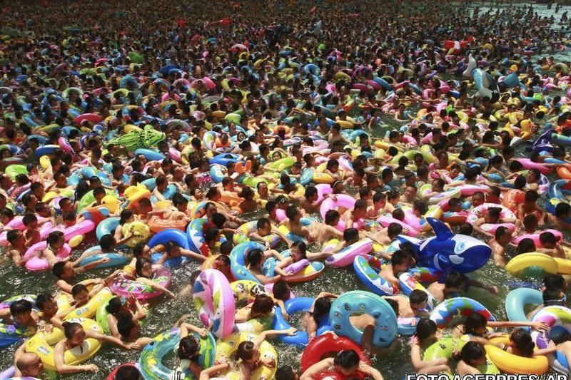 Cea mai mare piscina din China, Foto: Agerpres/Xinhua