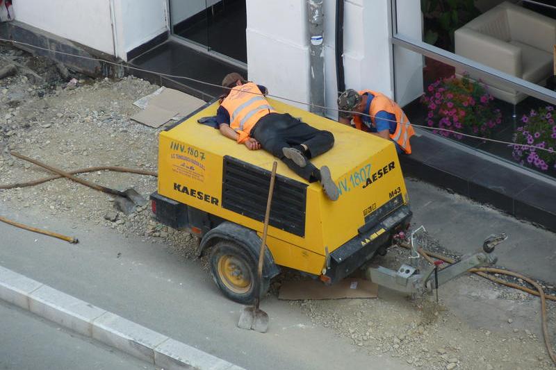 Cum se lucreaza pe Calea Victoriei, Foto: USER UPLOADED