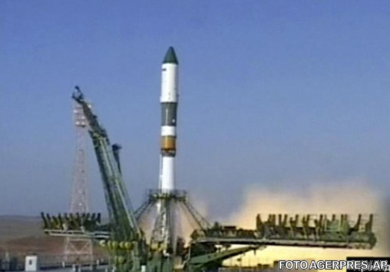 Progress, fixat pe o racheta Soyuz, Foto: Agerpres