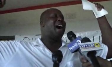 Suspect fericit, inainte de arestare, Foto: Captura oanow.com