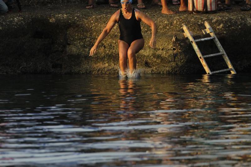 Inotatoarea Diana Nyad sare in apa in Havana, Foto: Reuters