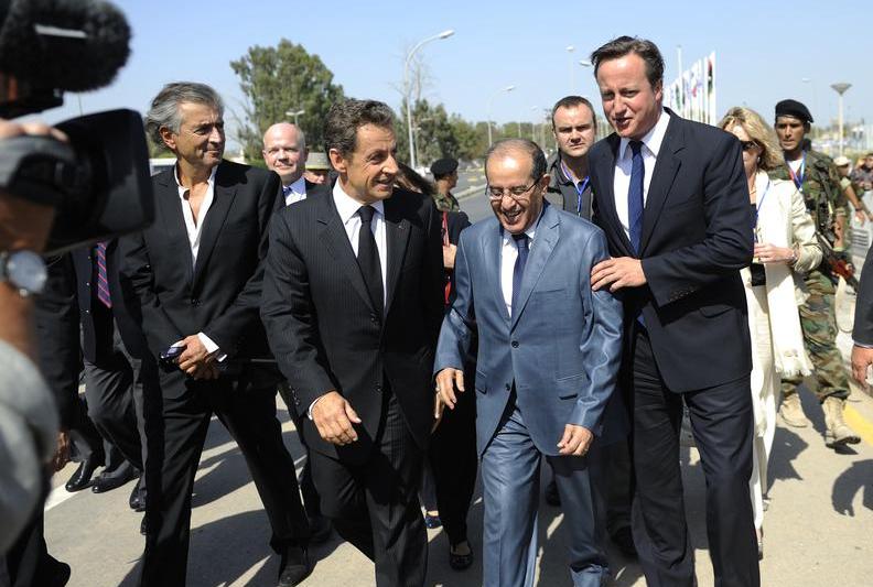 Bernard-Henry Levy, Nicolas Sarkozy, Mahmoud Jibril (premier CNT) si David Cameron (de la st. la dr.) in vizita la Tripoli, pentru prima data, Foto: Reuters