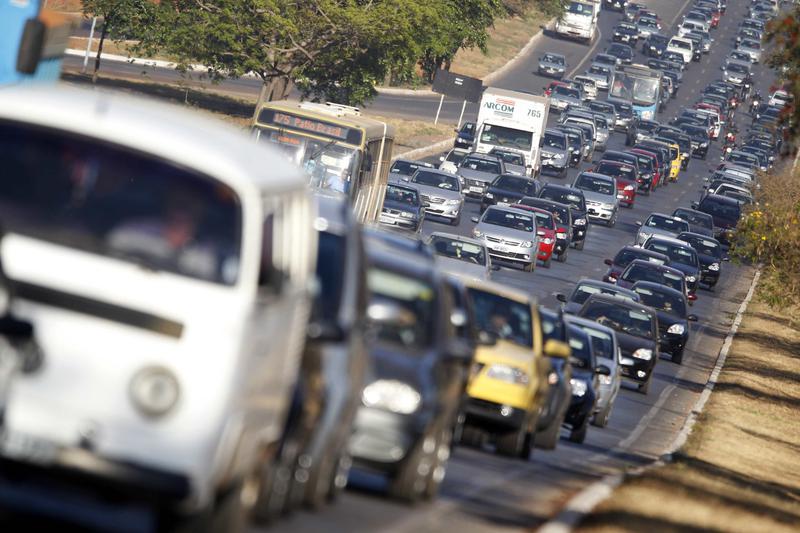 Tot mai multe orase sunt sufocate de traficul intens, Foto: Reuters