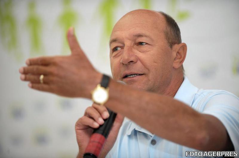 Basescu la Scoala de vara a tineretului PDL, Foto: AGERPRES