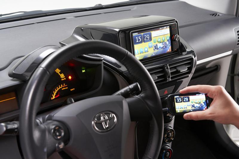 Toyota Touch Life pe modelul iQ, Foto: Toyota