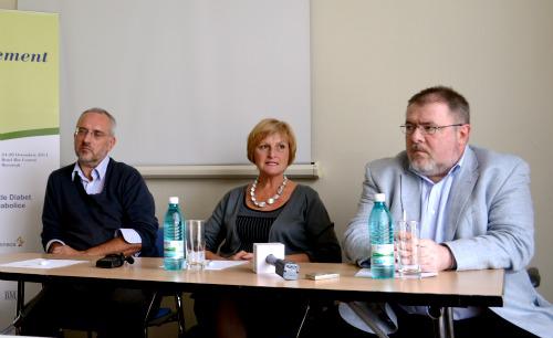 Ian Darling (stanga), Jean Thompson, dr. Cristian Serafinceanu (stanga), Foto: MedLive.ro