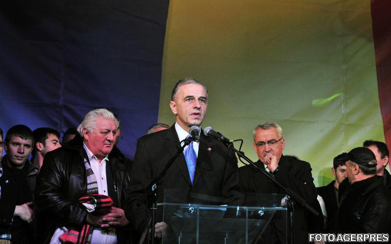 Mircea Geoana la Caminul Cultural din Dabuleni, Foto: Agerpres