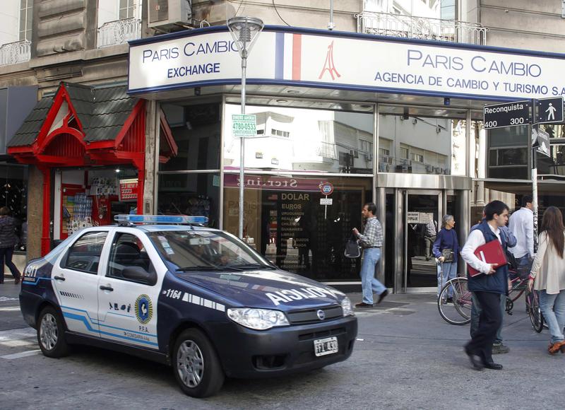 Masina de Politie pe strazile din Buenos Aires, Foto: Reuters