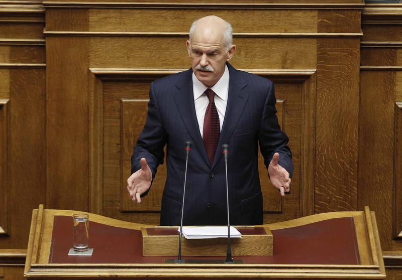 Papandreou, in fata parlamentului grec, Foto: Reuters