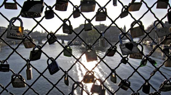 Fara cuvinte, Foto: Reuters