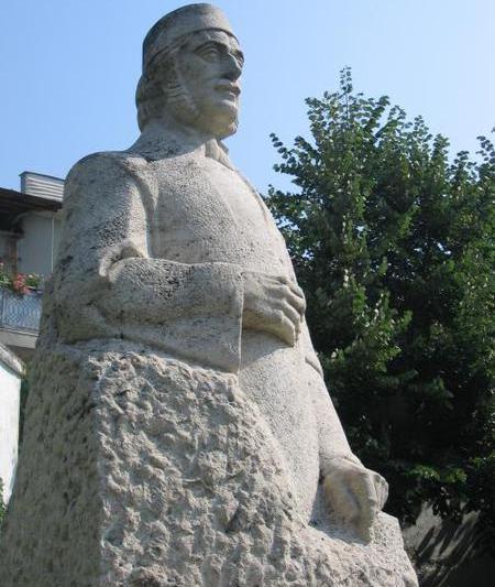 Statuia lui Anton Pann (la Ramnicu Valcea), Foto: Agerpres