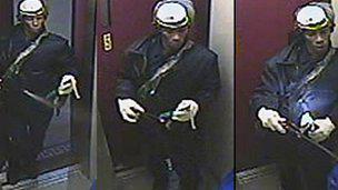 Barbatul intra in lift si ii da foc femeii, Foto: Captura video