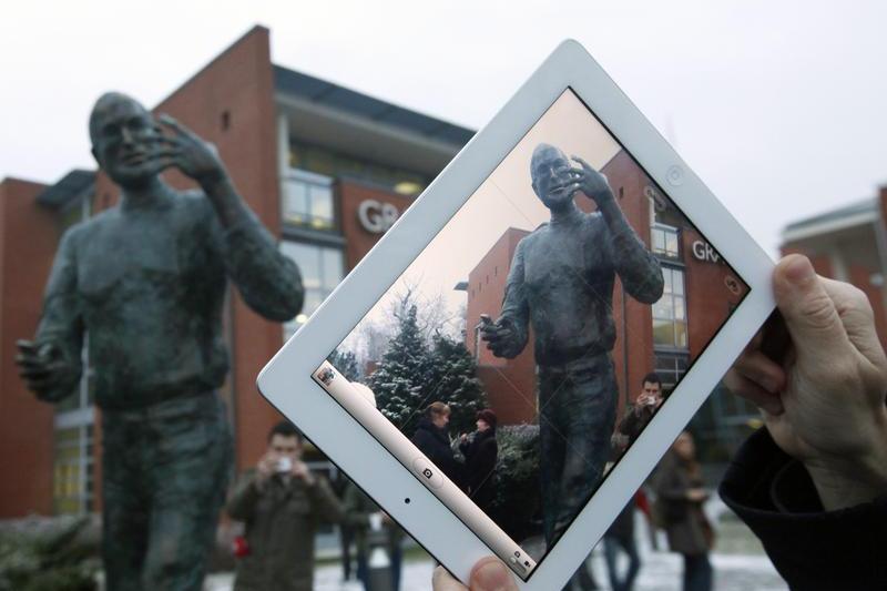 Statuia lui Steve Jobs de la Budapesta, Foto: Reuters