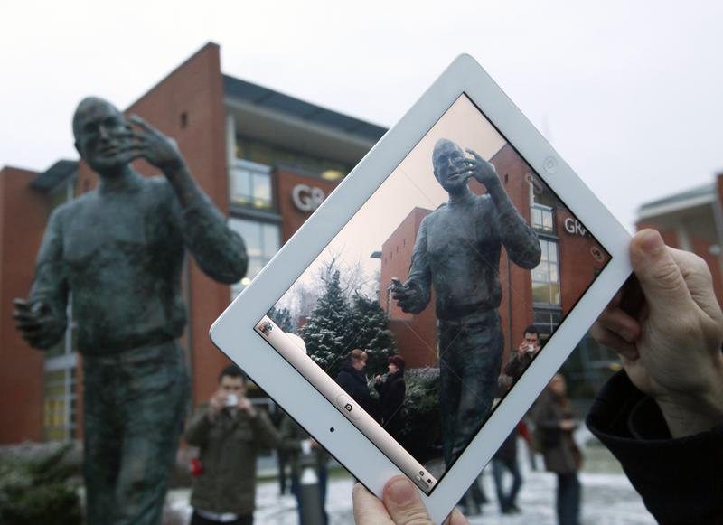 Statuia lui Steve Jobs de la Budapesta, Foto: Reuters