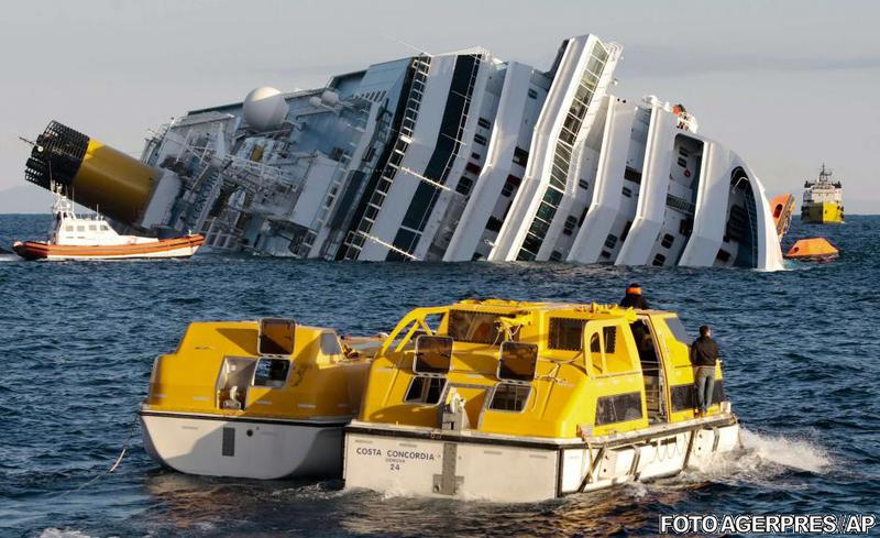 Pachebotul Costa Concordia, naufragiat, Foto: Agerpres/AP