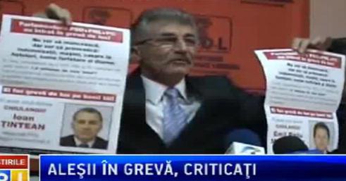 Afisele critica opozitia, Foto: Captura Content Channel