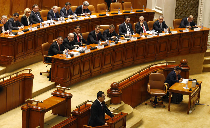 Victor Ponta si Guvernul Ungureanu in Parlament, Foto: HotNews / Dan Popescu