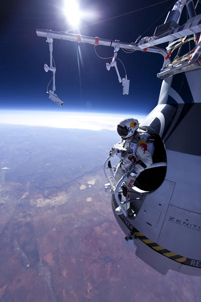 Felix Baumgartner in timpul unei sarituri de test, Foto: redbull.com