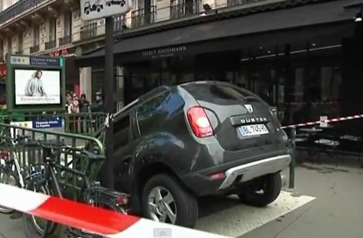 Dacia Duster parcat in metroul din Paris, Foto: Captura YouTube