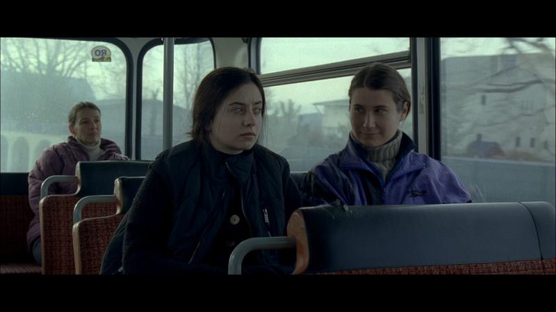 Cosmina Stratan si Cristina Flutur in Dupa dealuri, Foto: Mobra Films