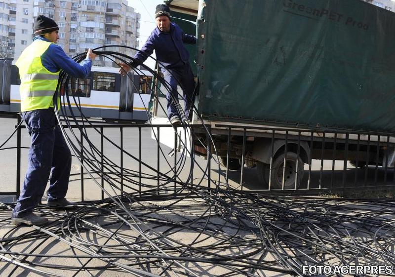 Dezafectare cabluri aeriene, Foto: AGERPRES